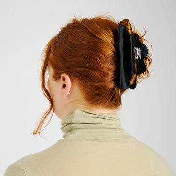 Chunks Nimbus Claw Clip in Black - Summit Beauty